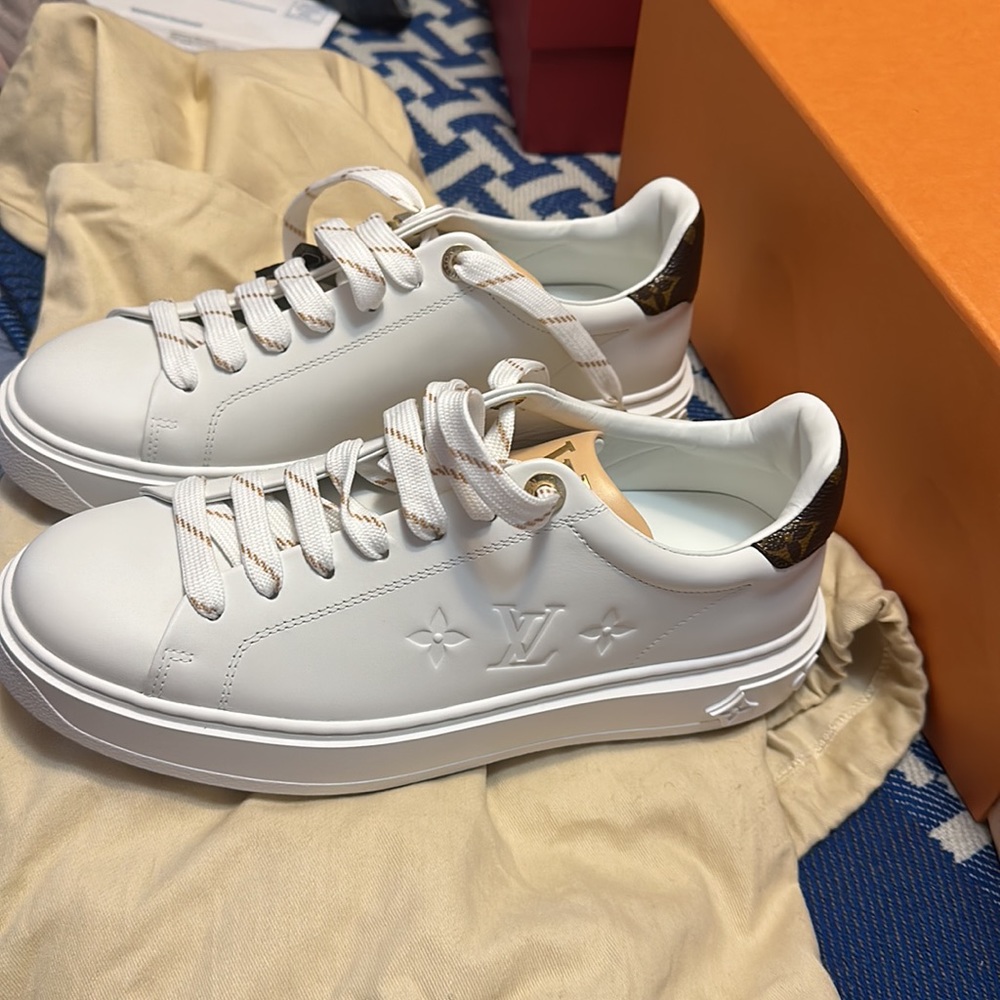 Got them as a gift, they are small to my size . - Picture 6 of 10